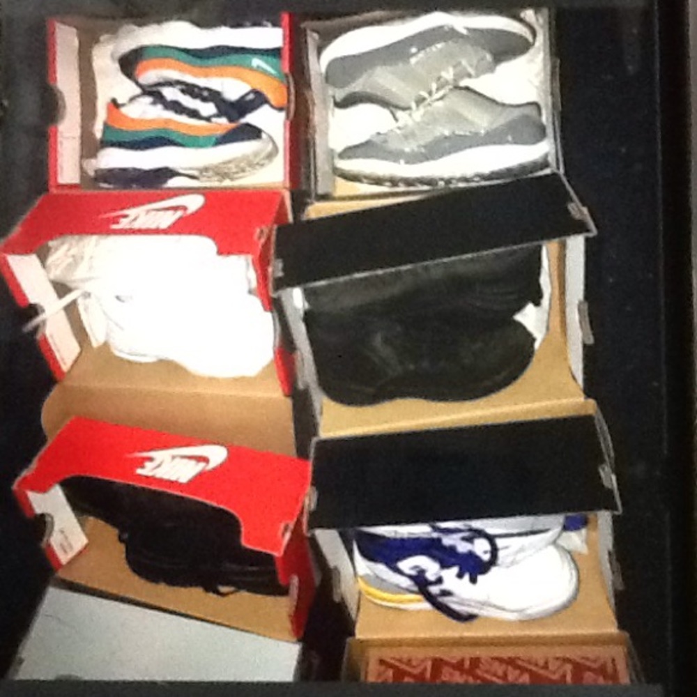 Tennis shoes great condition